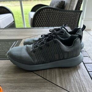 NOBULL Matryx Unisex Gray Shoes No Insoles